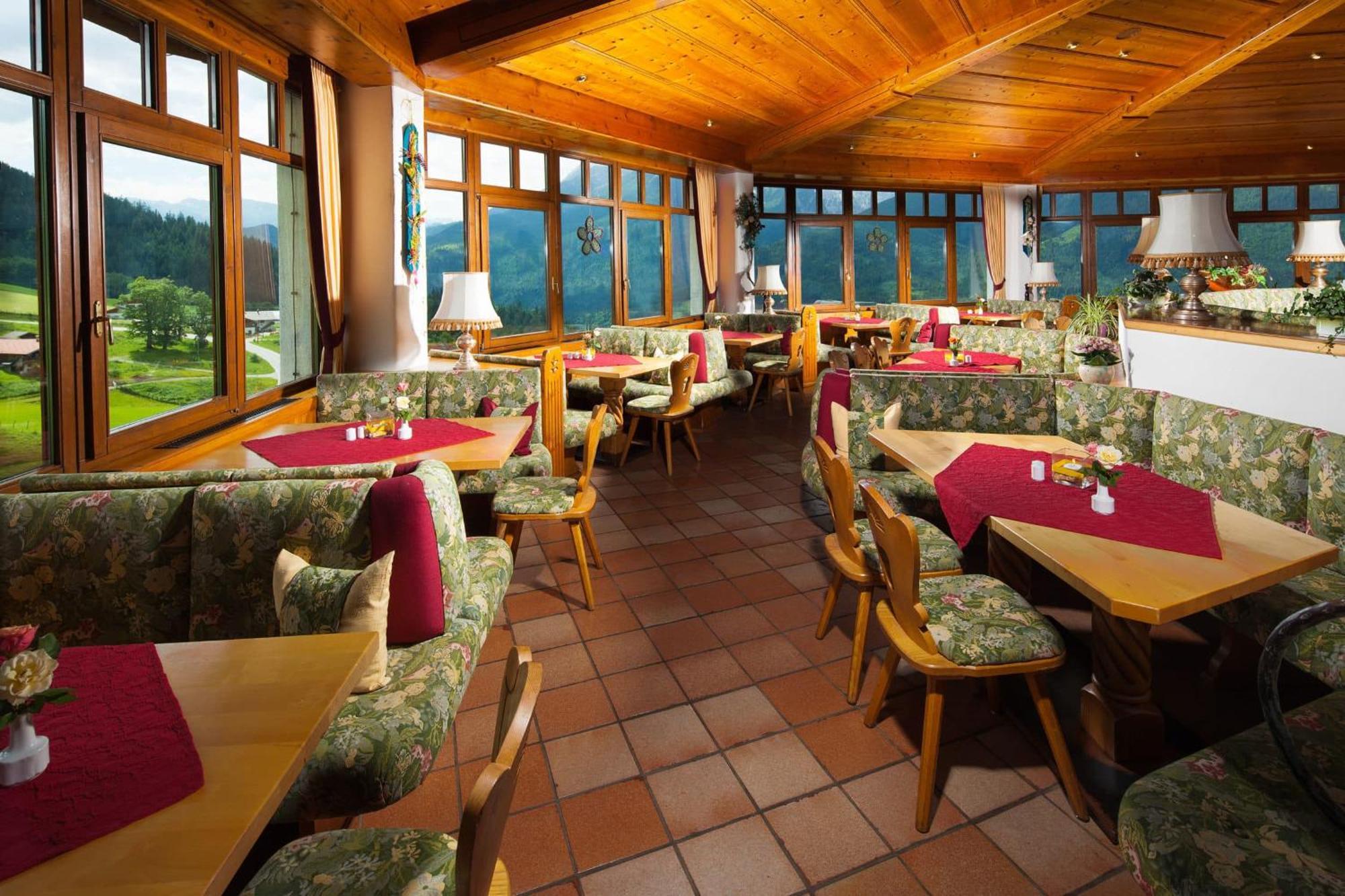Hotel-Gasthof Nutzkaser ラムサウ エクステリア 写真